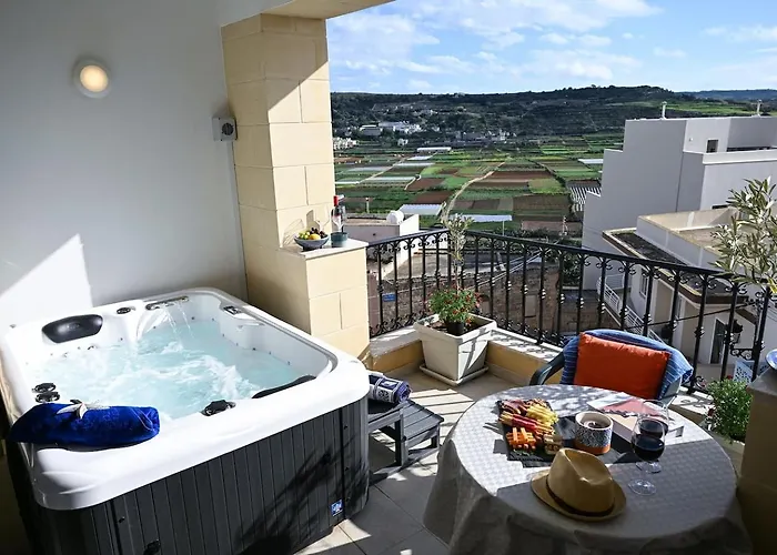 Fl 3 Ta\'Lonza Luxury With Hot Tub By Homely