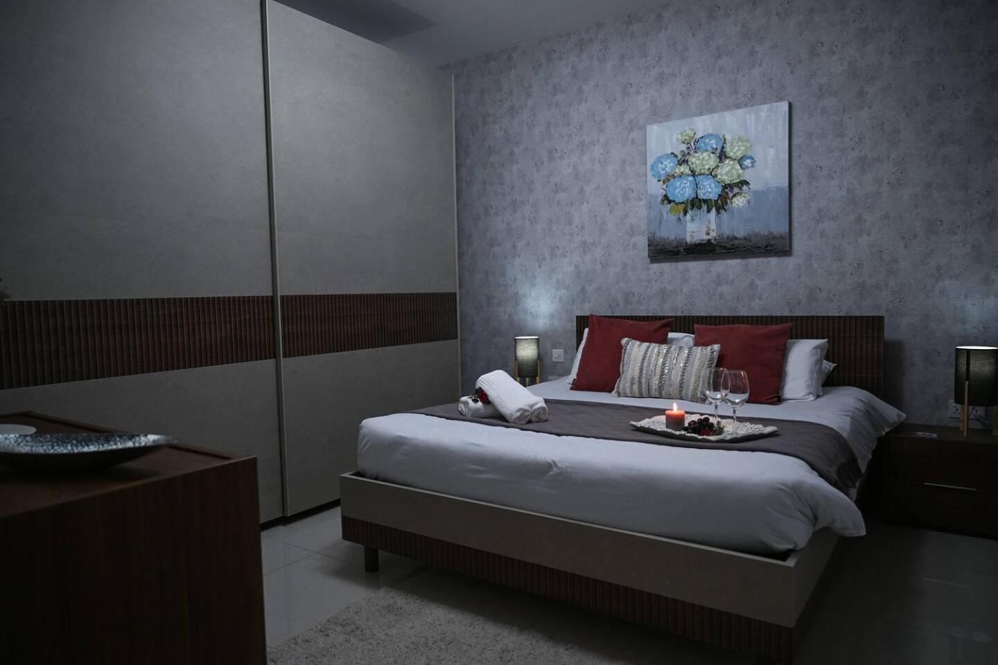 Fl 3 Ta'lonza Luxury With Hot Tub By Homely