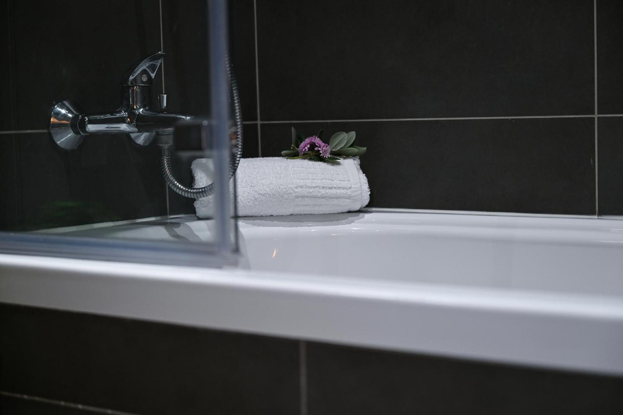 Fl 3 Ta'lonza Luxury With Hot Tub By Homely Apartment Mellieha