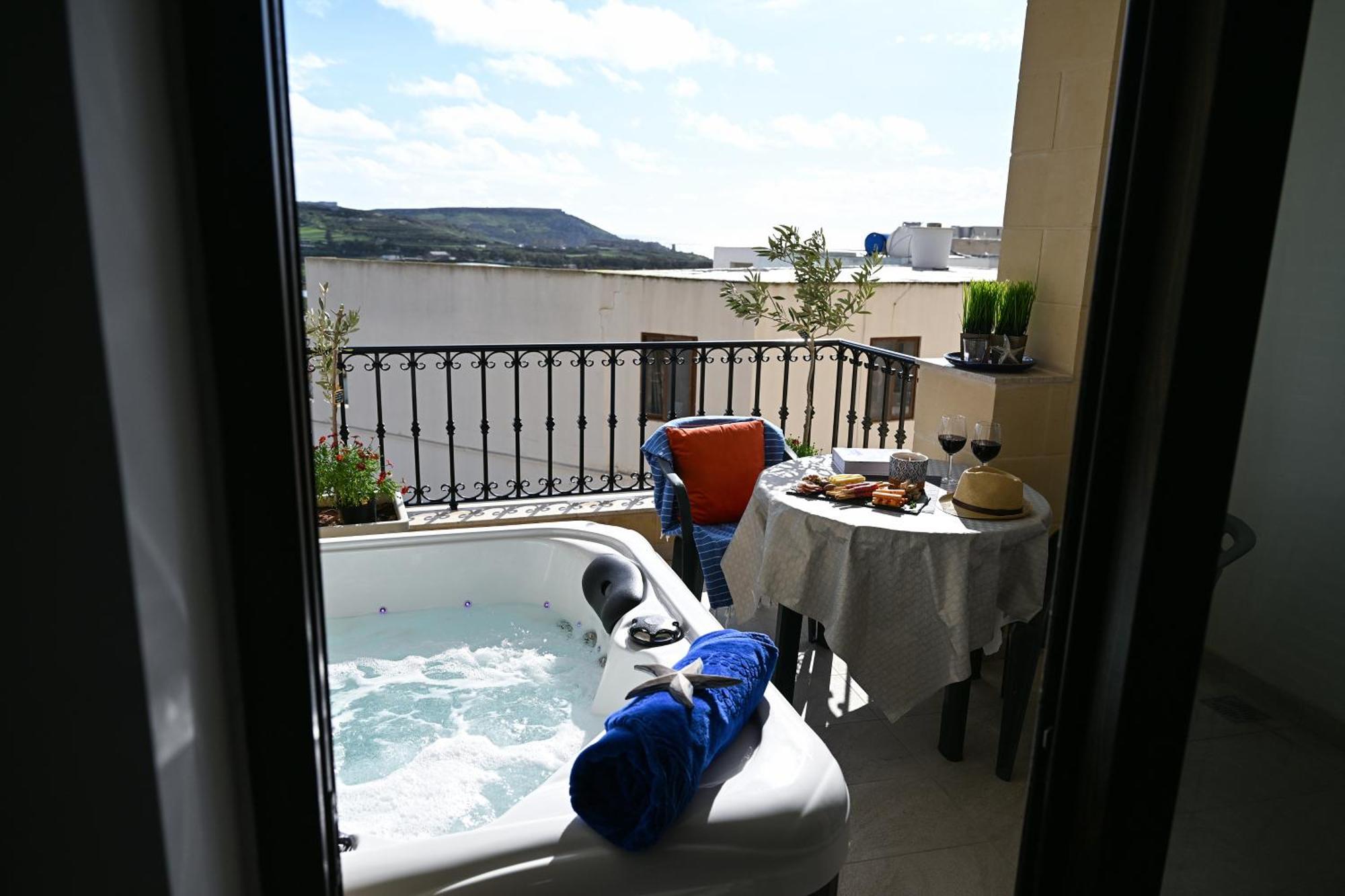 Apartment Fl 3 Ta'lonza Luxury With Hot Tub By Homely Mellieha