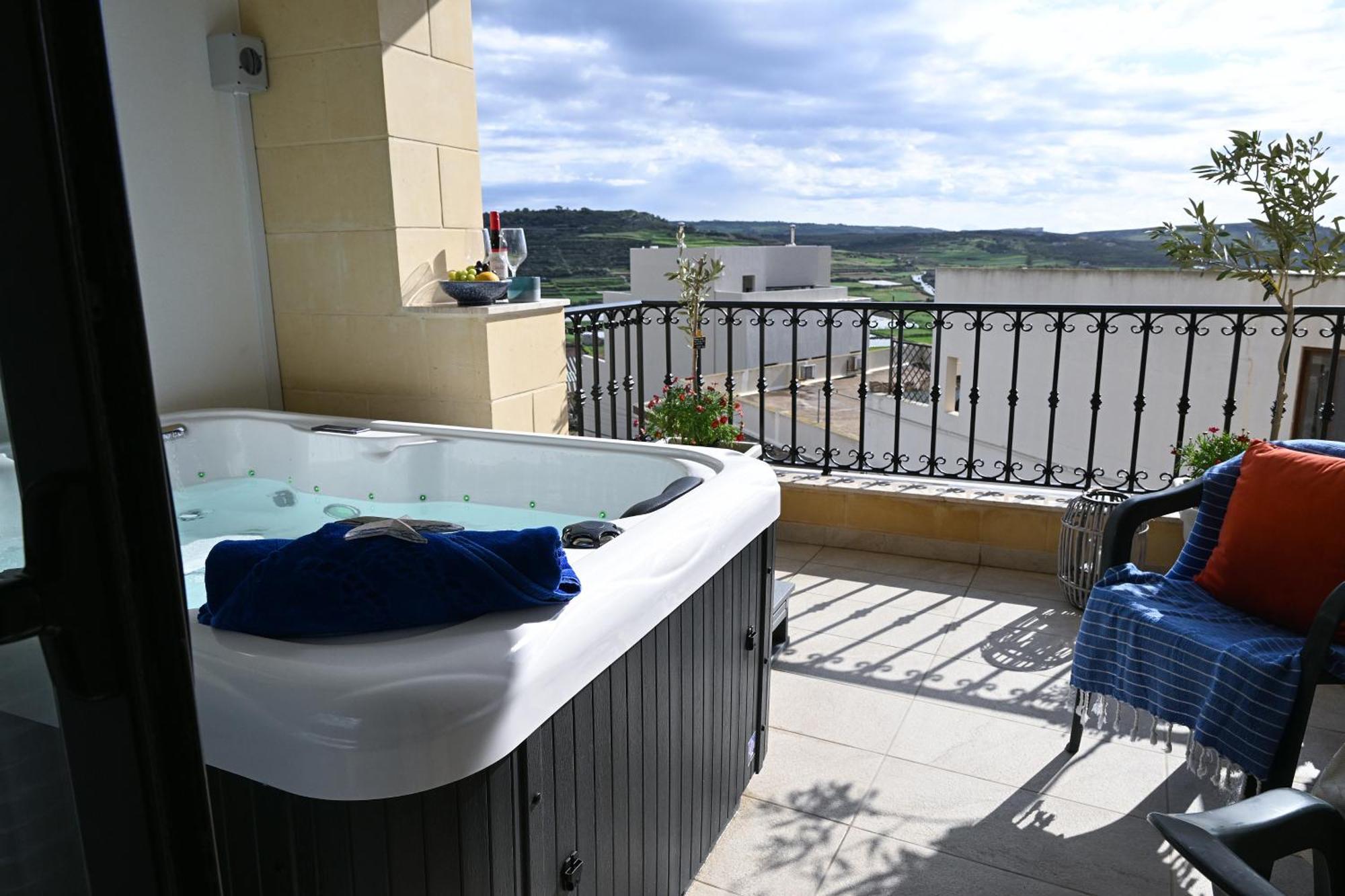 Fl 3 Ta'lonza Luxury With Hot Tub By Homely Mellieħa